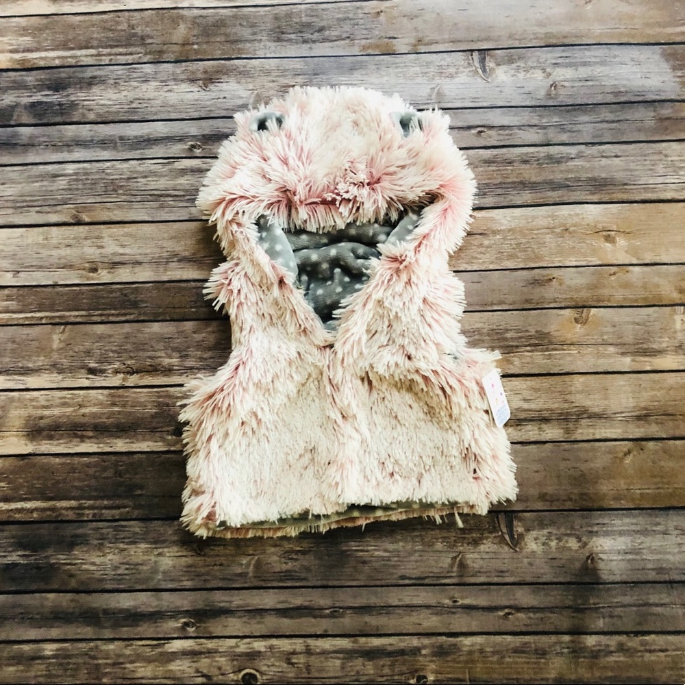 Girls adorable soft & fluffy vest!